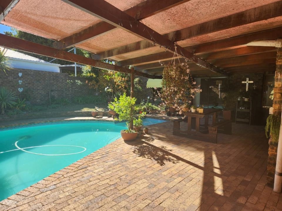 4 Bedroom Property for Sale in Panorama Western Cape